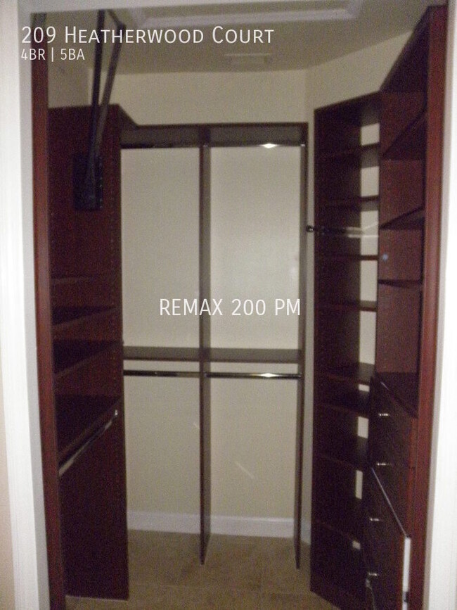 Building Photo - 209 Heatherwood Ct