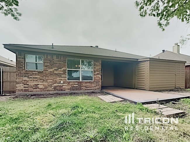 Building Photo - 648 Clearbrook St