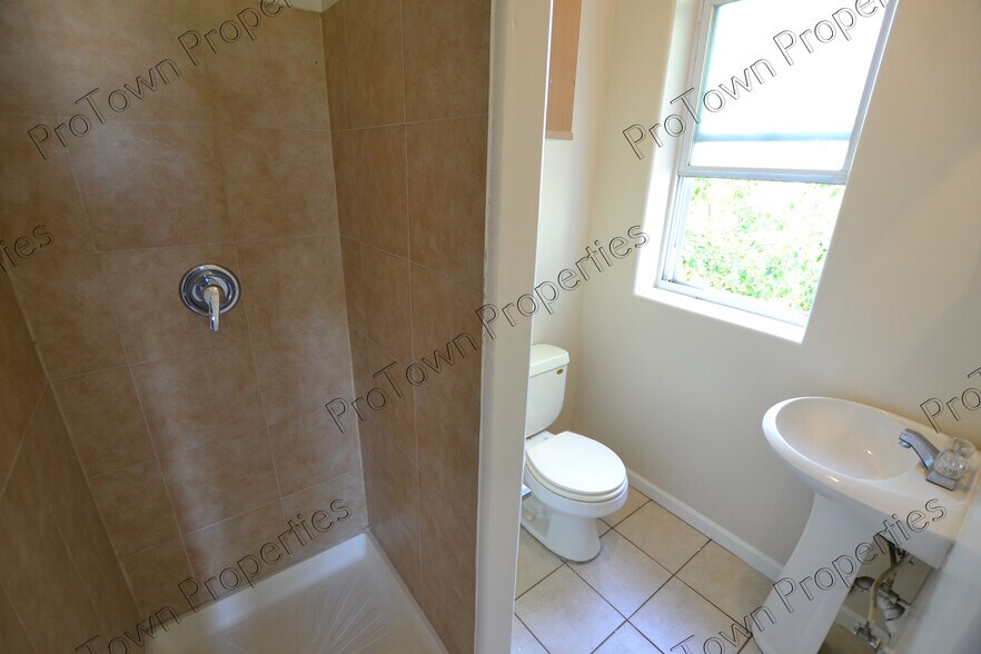 Building Photo - 309 Herkimer St