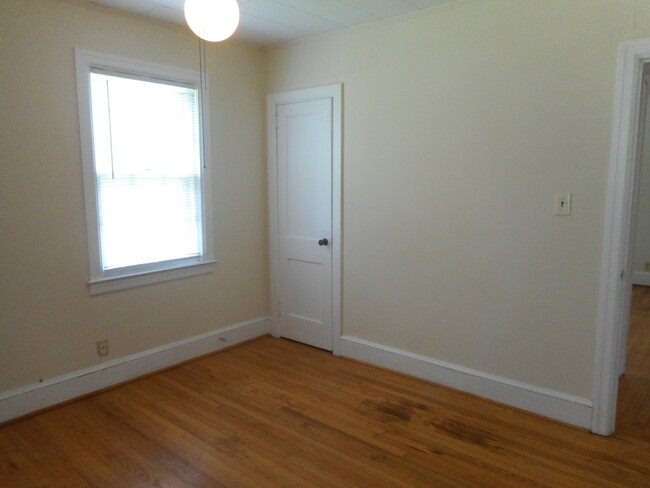 Building Photo - 2 Bedroom 2 Bath Home directly across from...