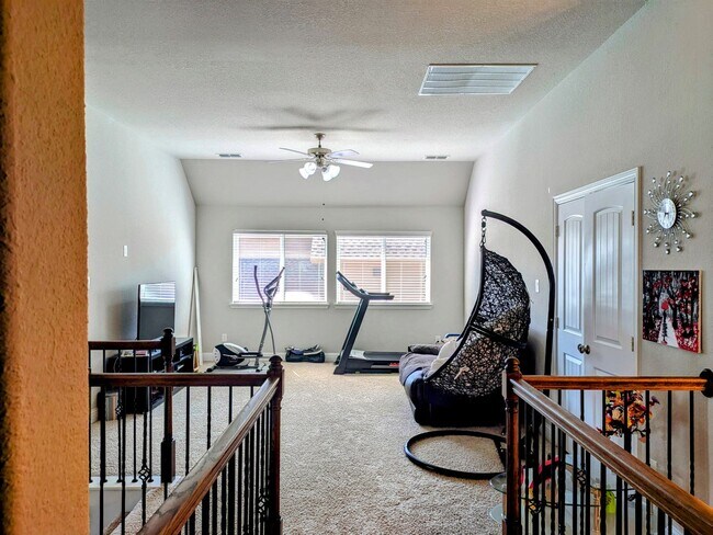 Building Photo - 2472 Twin Oaks Dr