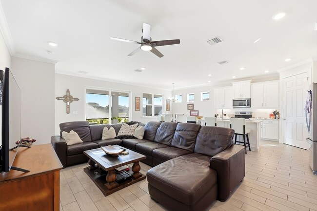 Building Photo - Resort living at The Seasons of Bonita