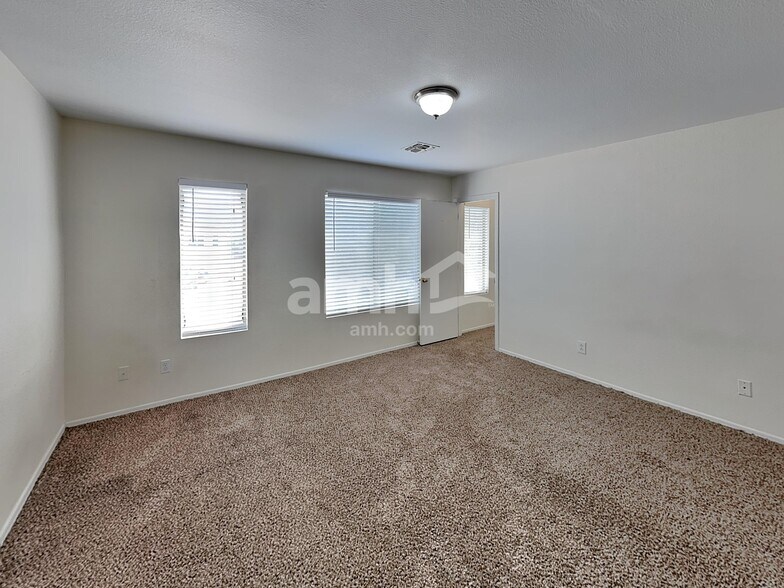 Building Photo - 16020 W Morning Glory St
