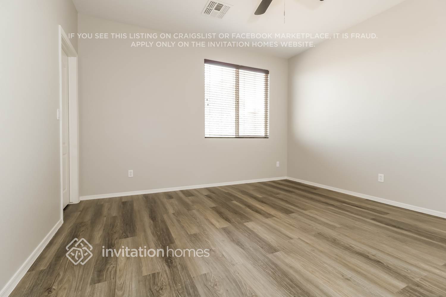 Building Photo - 17601 W Lilac St