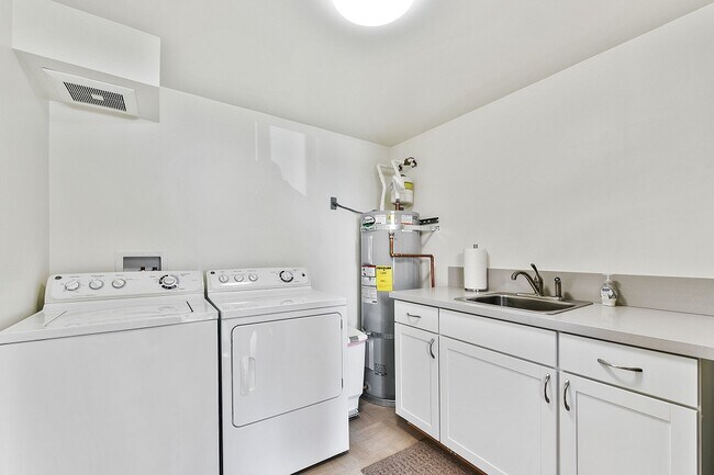 Laundry Room - 25 Bayo Vista Way