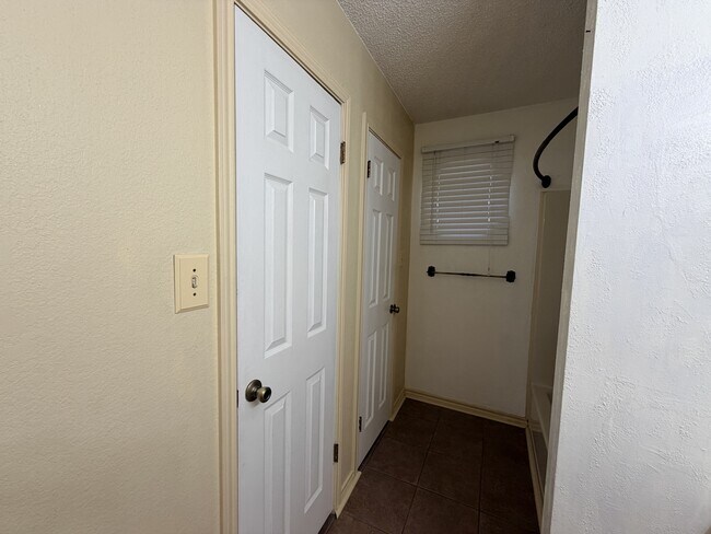 Building Photo - 7126 Fort Collins Dr