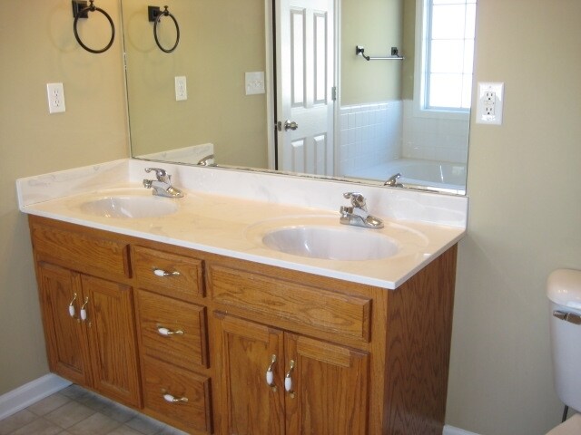 Building Photo - 3713 Kendra Ct N