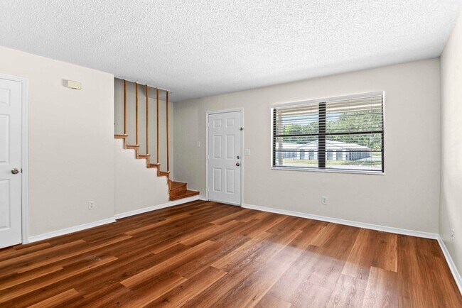 Building Photo - Fully remodeled 2 bedroom in Kissimmee ava...