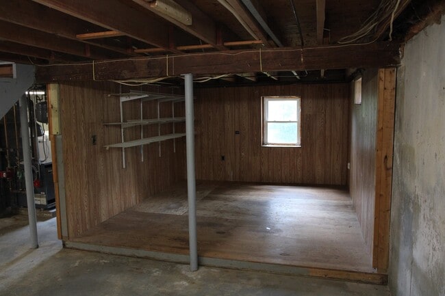 Building Photo - 13 Westside Dr