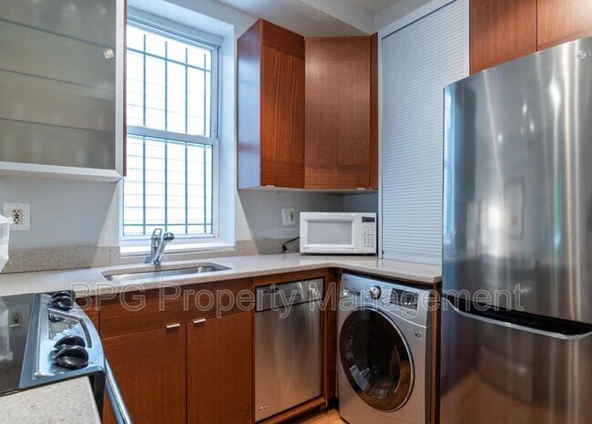 Building Photo - 1512 10th St NW