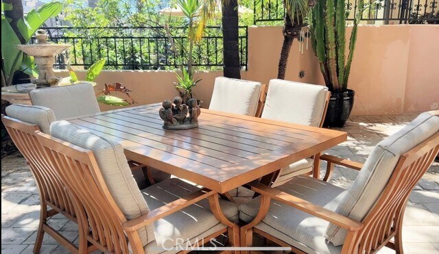 Building Photo - 609 21st St