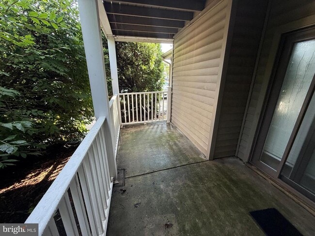 Building Photo - 313 Gregorys Way