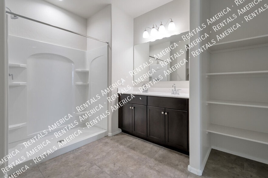 Building Photo - 4655 W Basil Ave