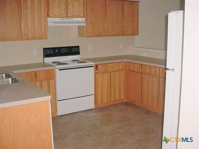 Building Photo - 2105 Jennifer Dr