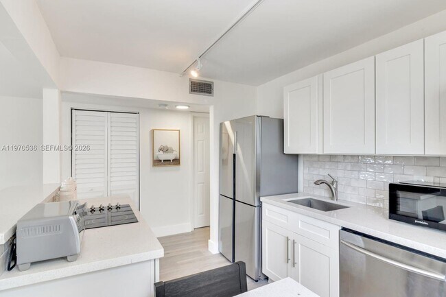 Building Photo - 1250 Alton Rd