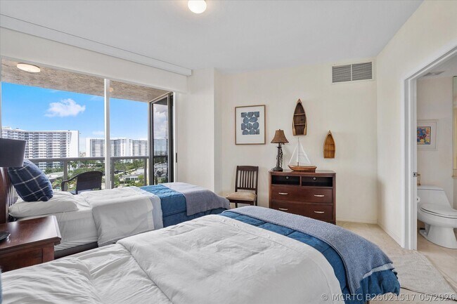 Building Photo - 3100 N Ocean Blvd