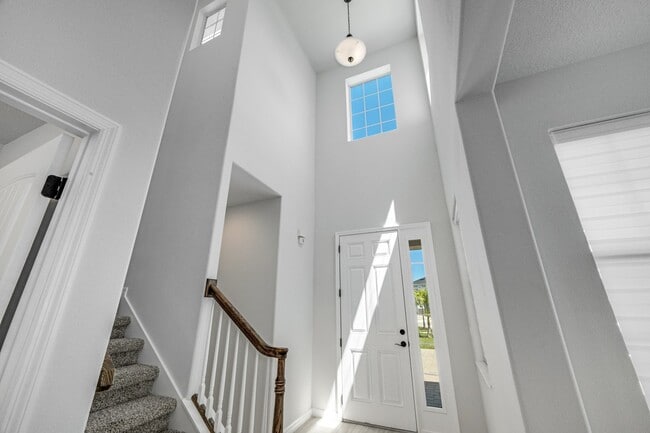 Building Photo - Beautiful home in Sierra Cove