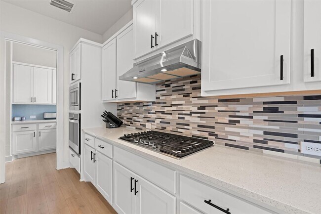 Building Photo - 3800 Sandhill Crane Dr