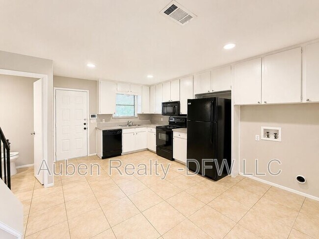 Building Photo - 509 S Beverly St