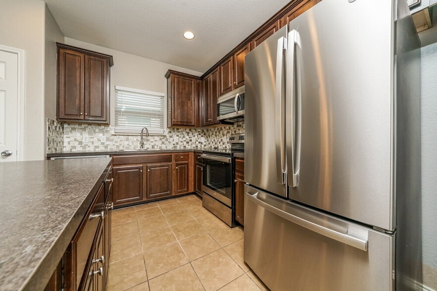 Building Photo - 1200 Sweetgum Dr
