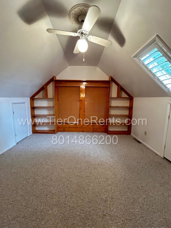 Building Photo - NO DEPOSIT option available for qualified renters!