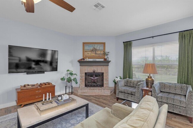 Building Photo - 1410 Sherry Dr