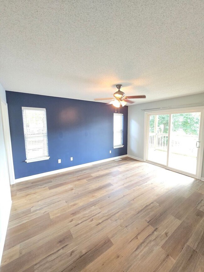 Building Photo - LAKESIDE VILLAGE - minutes to Wrightsville...