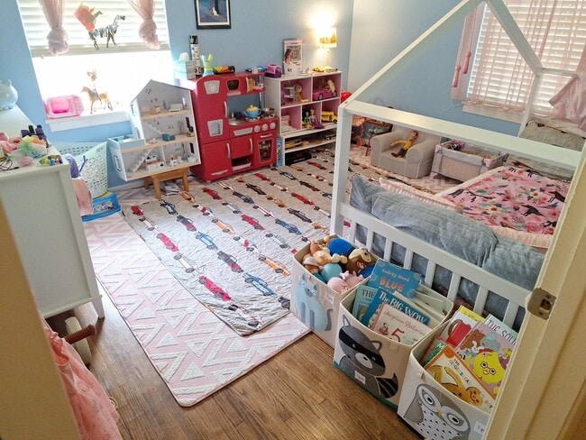 Building Photo - 6148 Indigo St