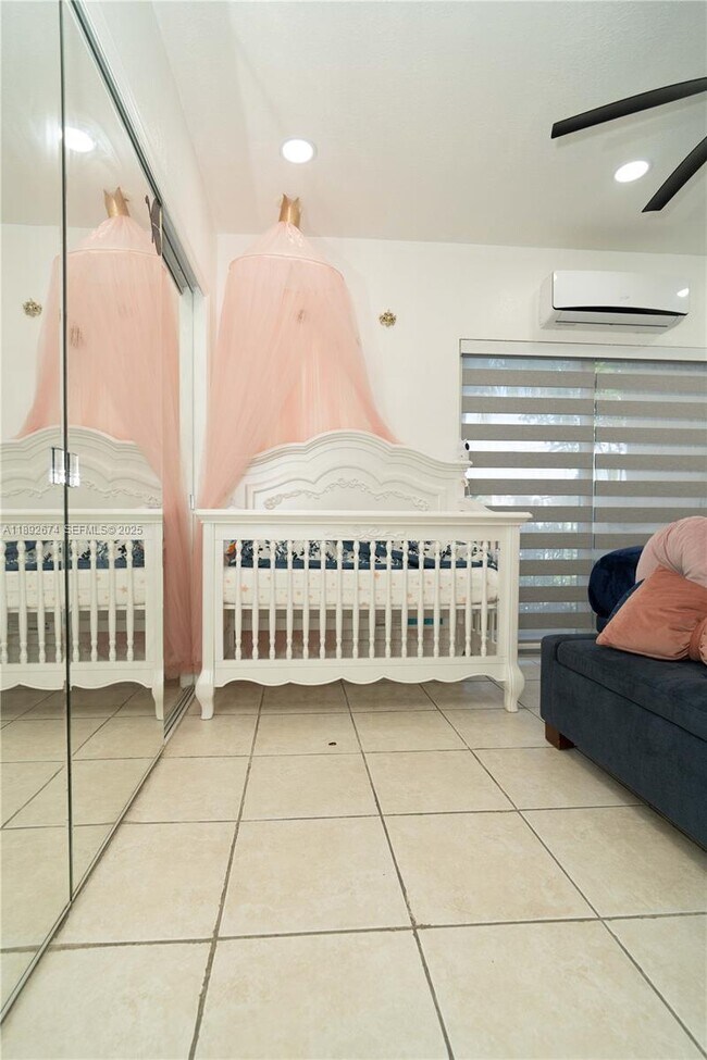 Building Photo - 298 E 3rd St