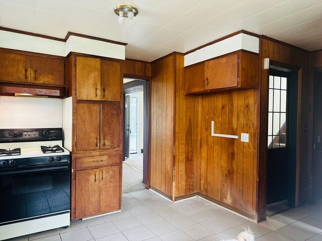 Building Photo - DREAM LOCATION !! LOOKS LIKE PRIVET ROAD !!!