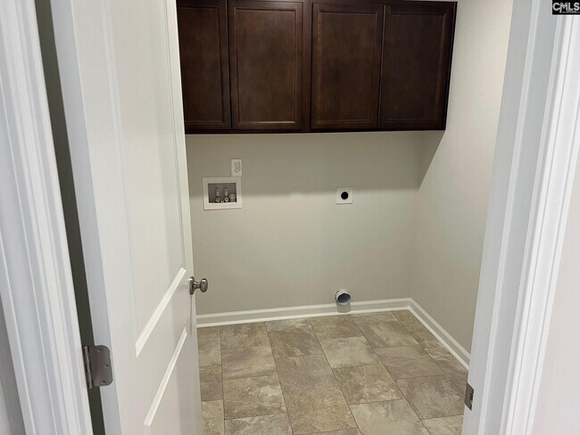 Building Photo - 909 Desert Ln