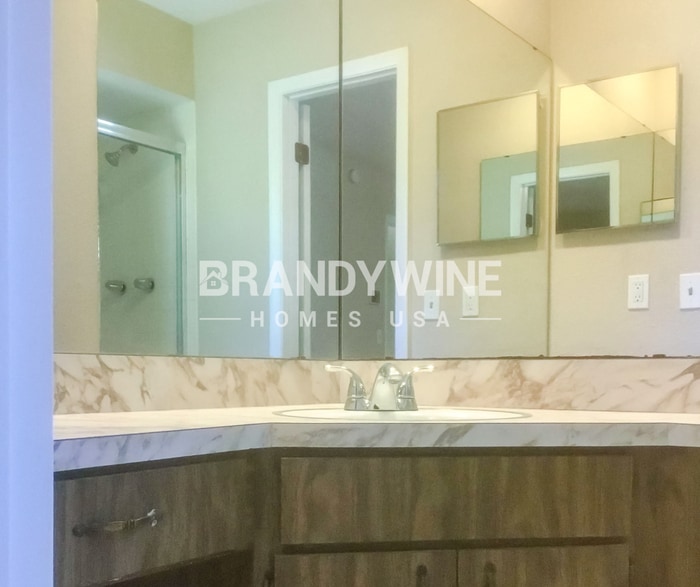 Building Photo - 1608 Robin Ln