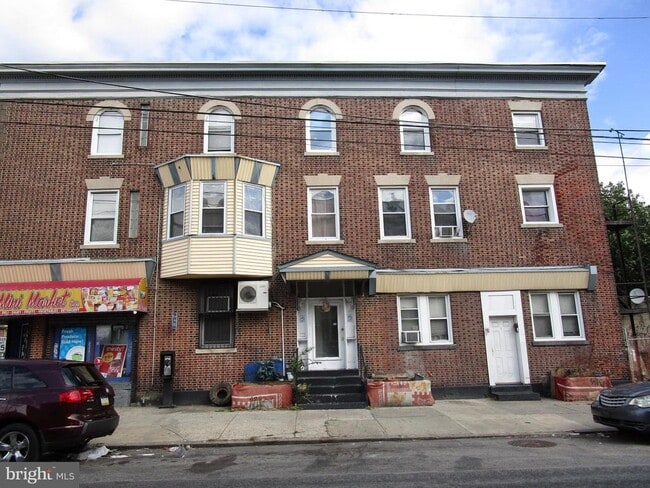 Building Photo - 5358 Woodland Ave