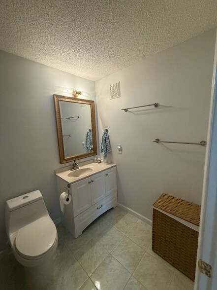 Building Photo - 9307 Walden Park Dr
