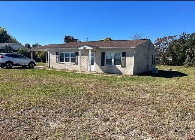 Primary Photo - 3224 Doc Bennett Rd