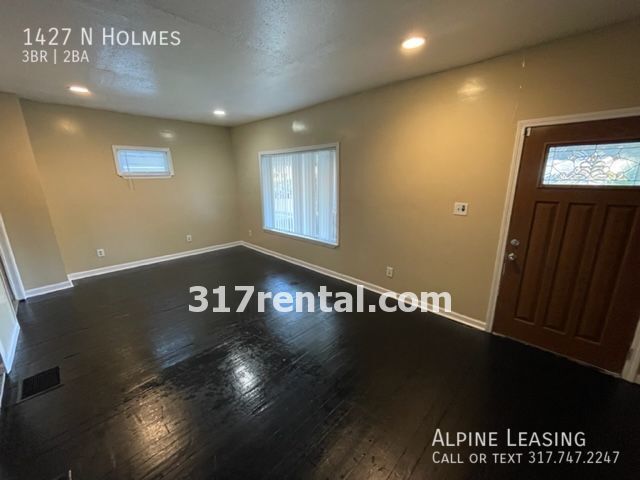 Building Photo - IUPUI / Hospitals / Downtown / 3BR-2BATHS!