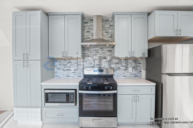 Building Photo - 2906 Adeline St