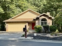 Building Photo - 310 Paoli Trce