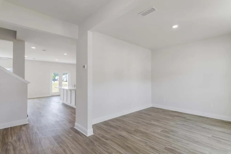 Building Photo - 10 Oak Tree Ln
