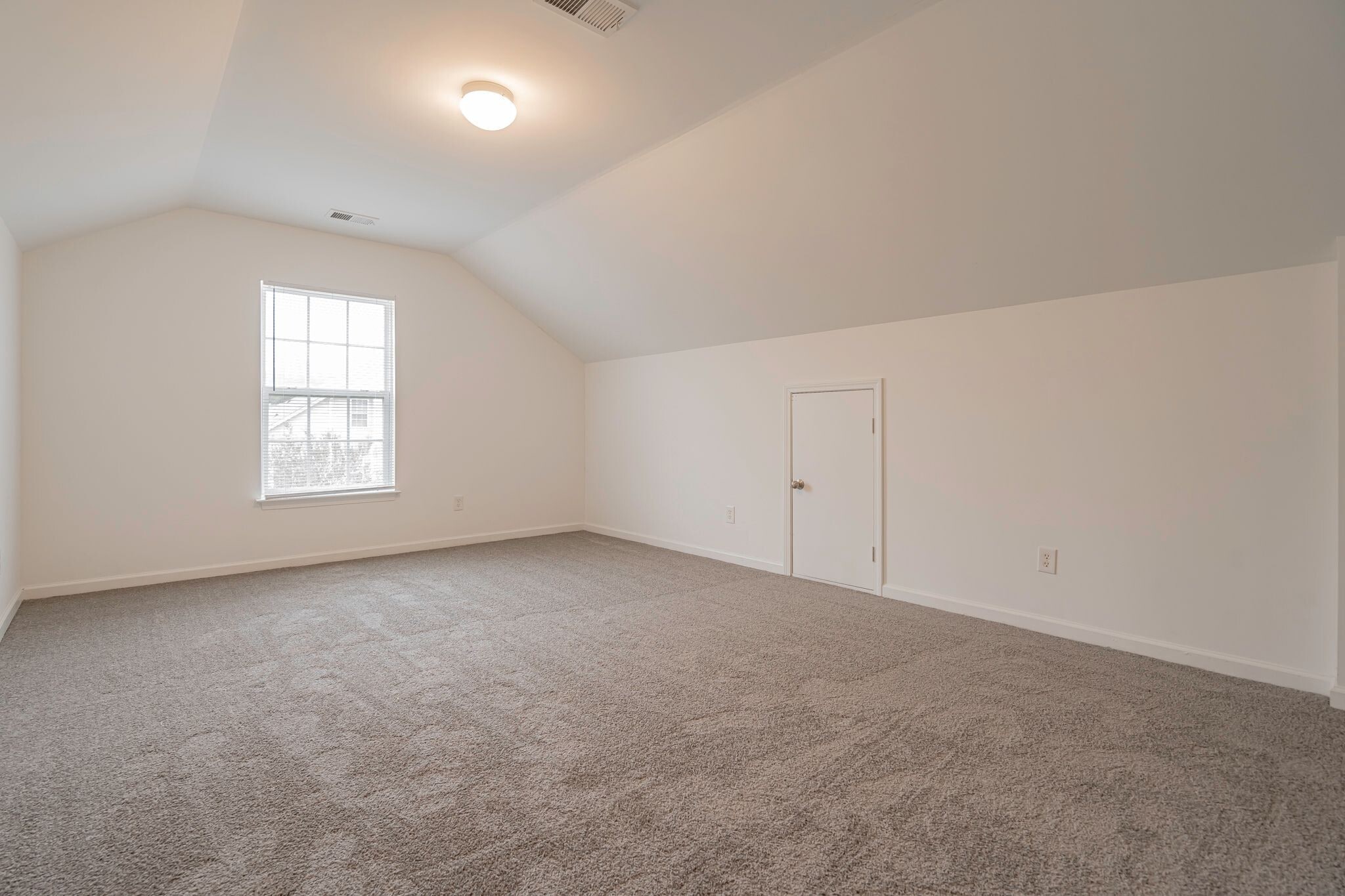 Building Photo - 2016 Culloden Dr