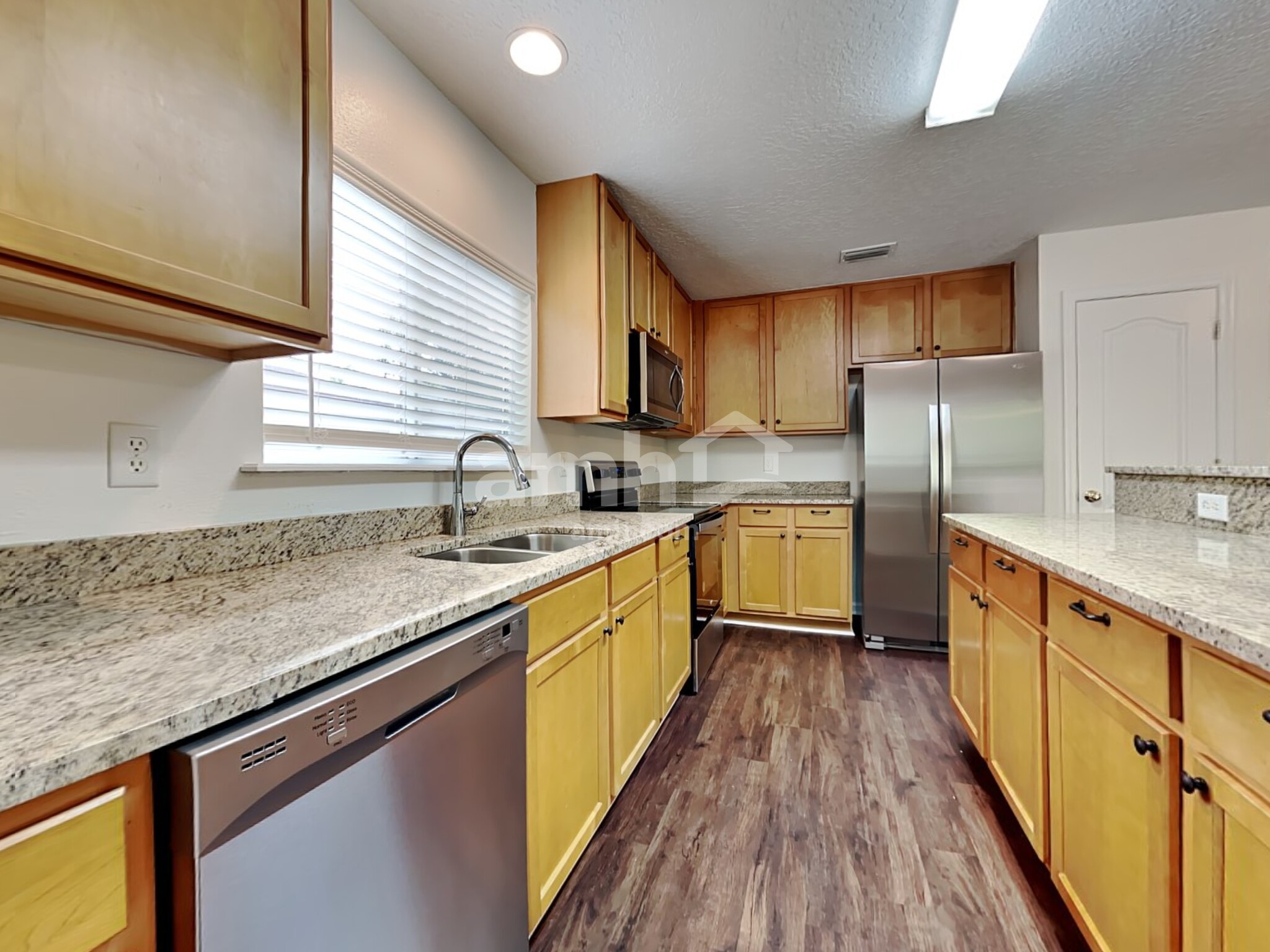 Building Photo - 880 Collinswood Dr