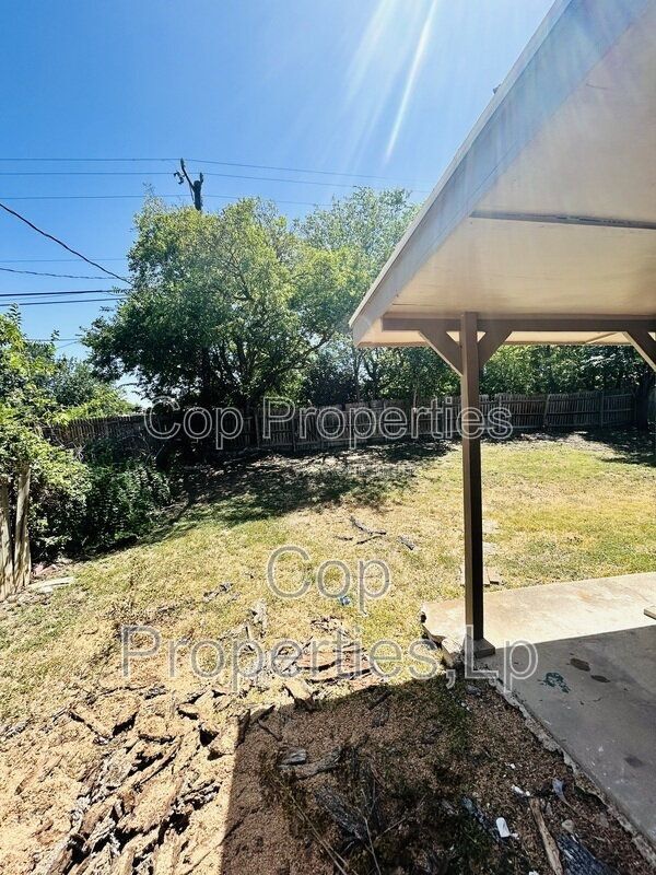 Building Photo - 14810 Ridge Hill Dr