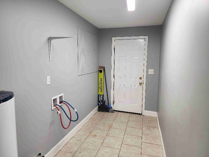 Building Photo - 5537 17th St E