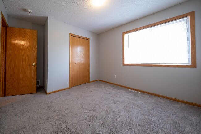 Building Photo - 1254 Willow Trail
