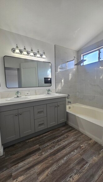 Building Photo - 2229 Goldhill Way