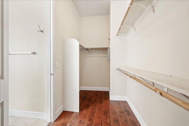 Building Photo - 5733 Spenlow Way