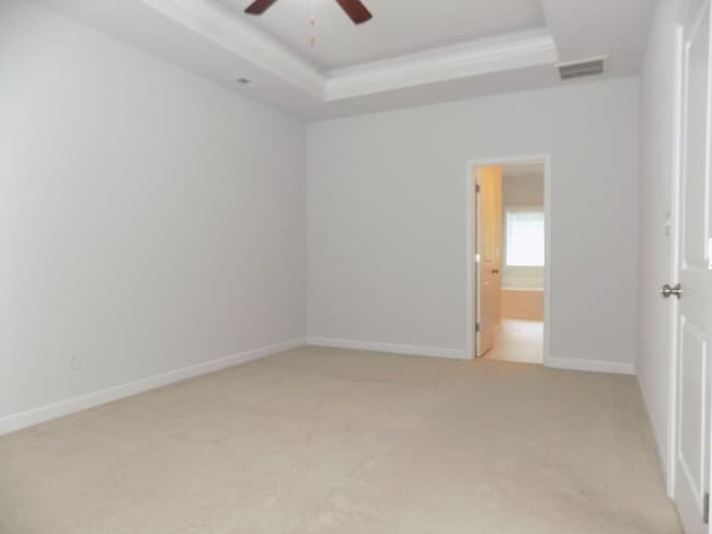 Building Photo - 121 Wineberry Wy