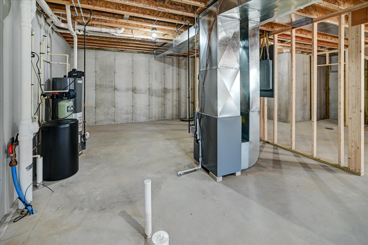 Building Photo - 2949 Blue Grass Dr