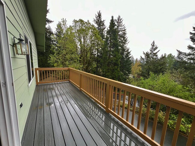 Building Photo - Remodeled 3BR in Mountain Park | Primary Suite + Deck | Lake Oswego