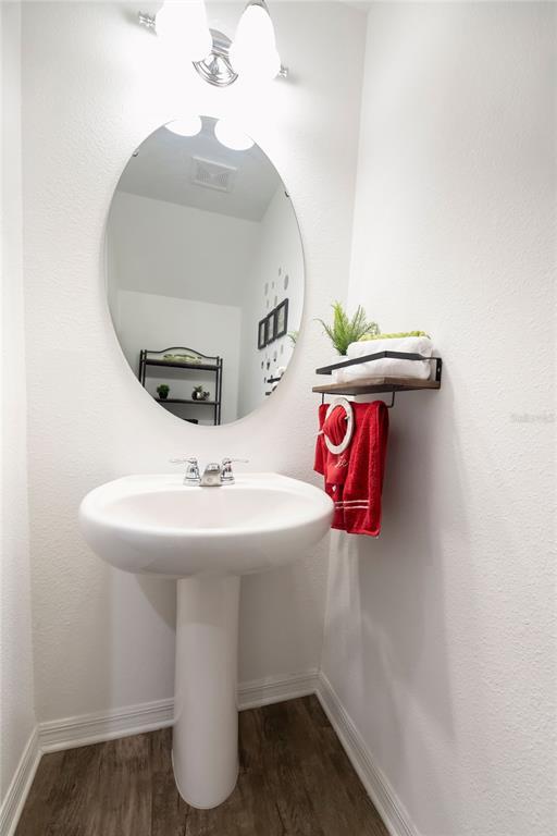 Building Photo - 844 Grandin St